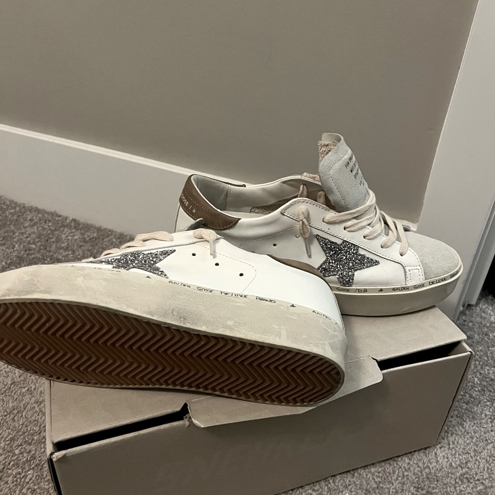 Only wore once, loved them but I need to make some room in my closet.